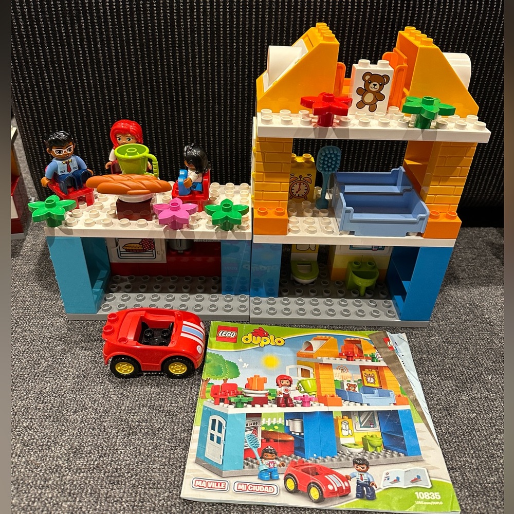 6174424 DUPLO Town Family House